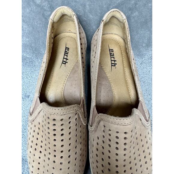 Earth Woman's Taupe Perforated Nubuck Slip-On Comfort Loafer Flats Size 6.5 - Picture 3 of 11